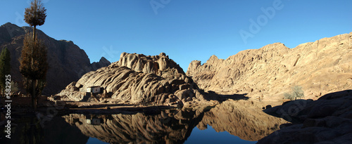 lac de montagne photo