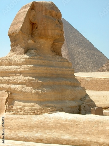 great sphinx and khufu pyramid, giza, egypt