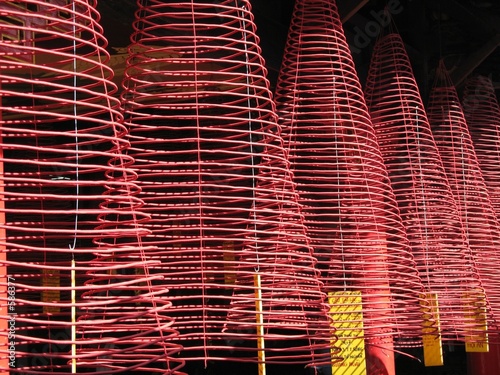 incense coils in phuoc kien assembly hall, hoi an,