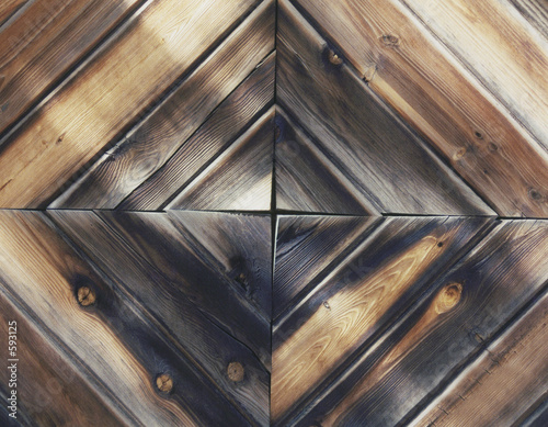 weathered diamond pattern in mottled light