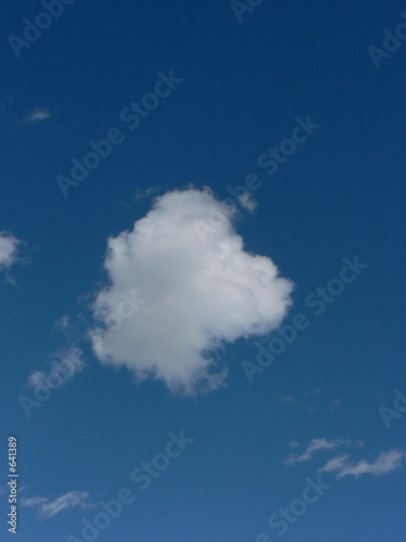 Fototapeta Naklejka Na Ścianę i Meble -  lost cloud