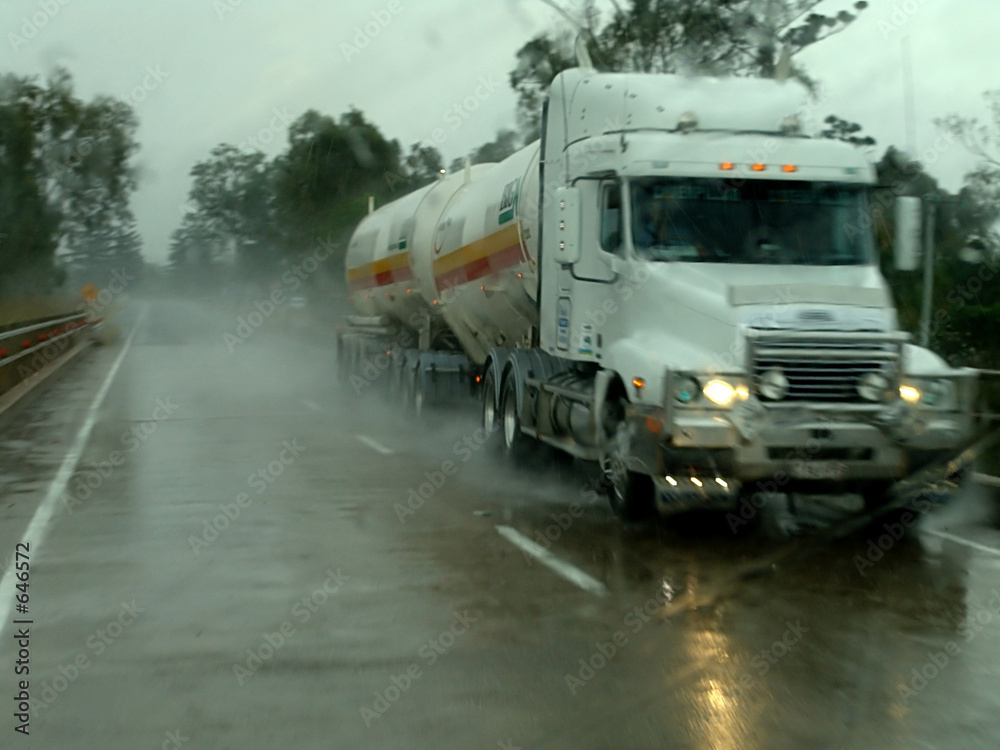 truck im regen