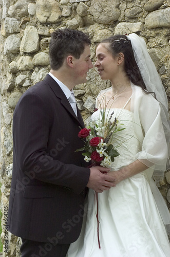 couple de jeunes mariés 12 photo