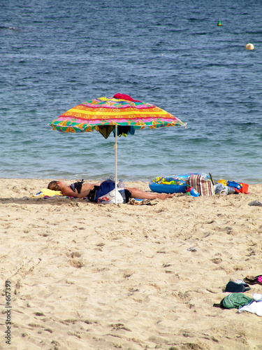 sonnenbad am strand, mallorca