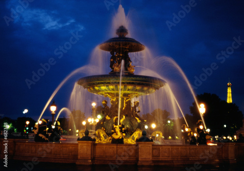 fountain © citylights