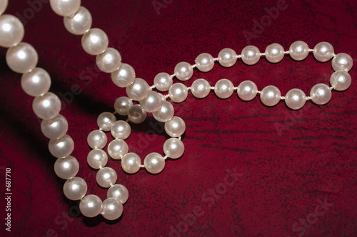 Photography pearl necklace
