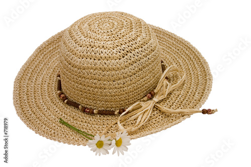 straw hat with daisies