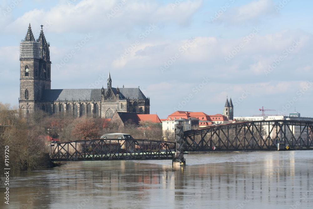 Obraz premium elbe und dom in magdeburg