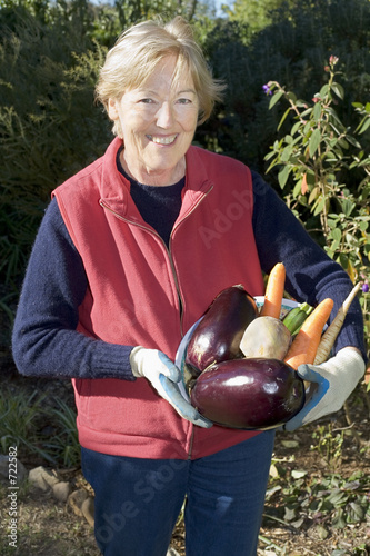 holding vegetables