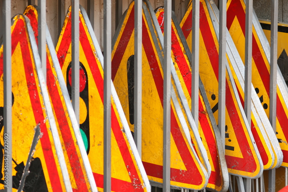 rangement de panneaux de signalisation Stock Photo | Adobe Stock