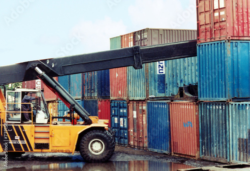 container handling