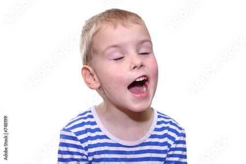 child singing photo