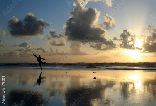 silhouette of dancing man