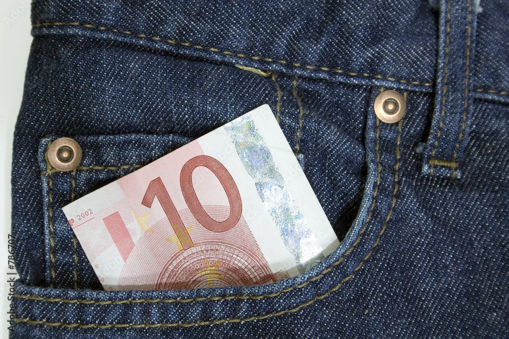 10 euro in pocket