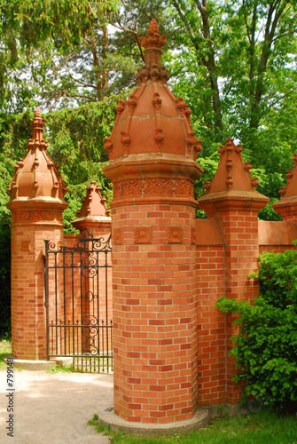 red towers