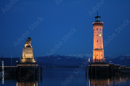 leuchturm und löwe