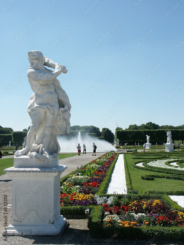 Fototapeta premium herrenhausen statue