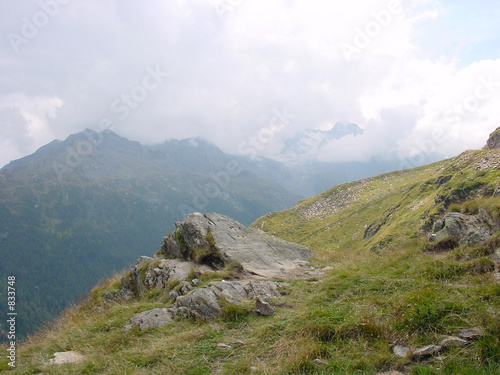 alpen in wolken