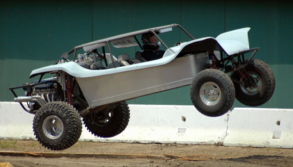Fototapete Motorsport sand car in air  © Clarence Alford