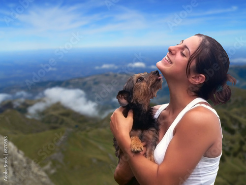 jolie fille et son chien photo