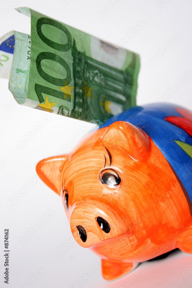Φωτογραφία hundred euro and piggy