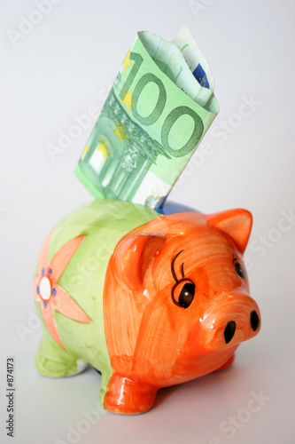 фотографія hundred euro and piggy