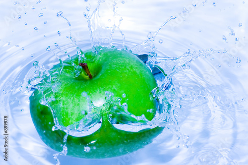 splash-serie: green apple photo