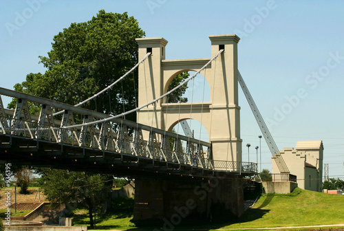 suspension bridge in waco 2