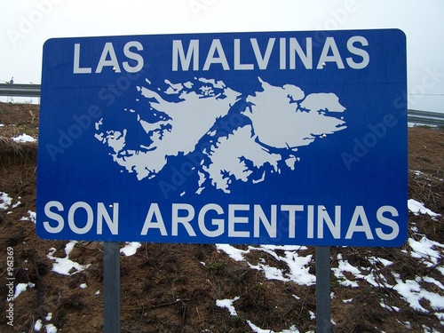 malvinas are argentinian!