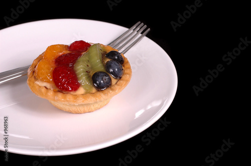 fruit tart on plate 1