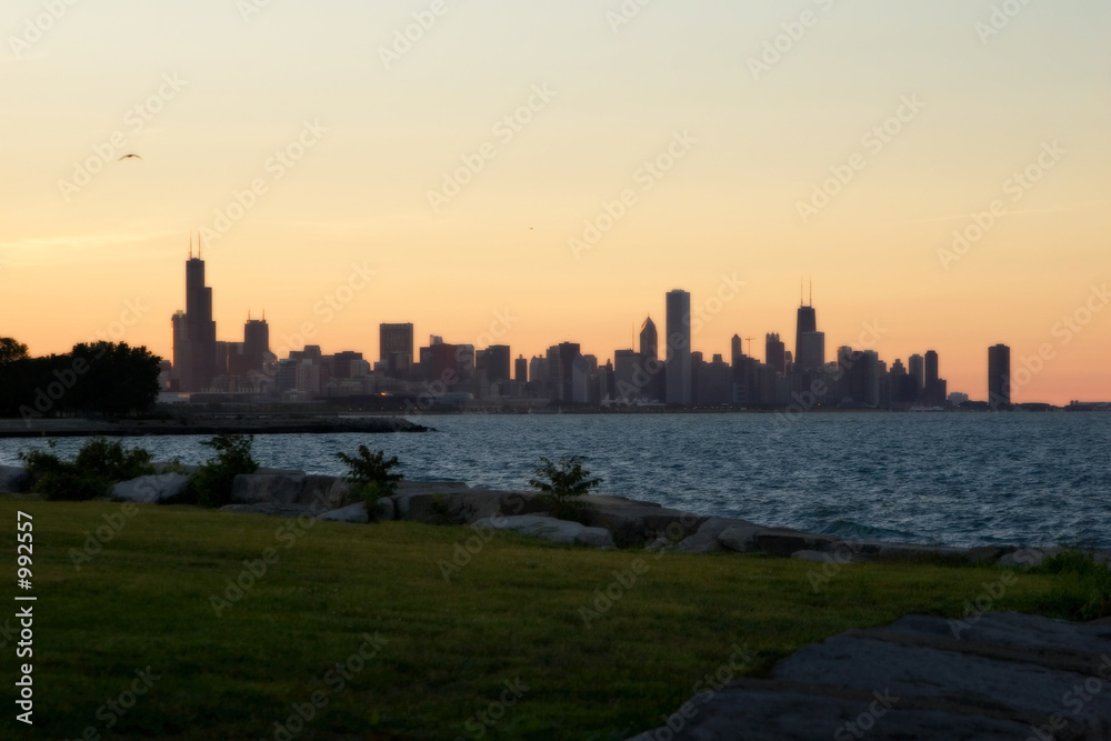 chicago skyline sunrise view as seen from promontory point