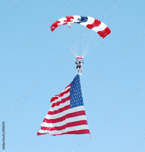 sky diver & american flag