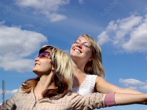 happy flying girls