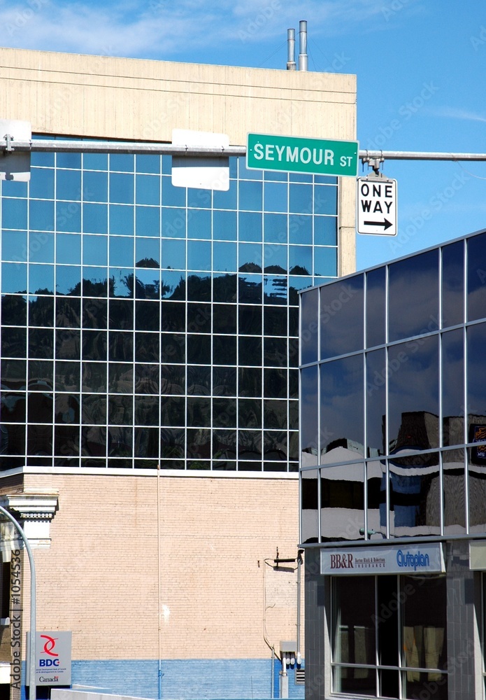 Obraz premium urban reflections