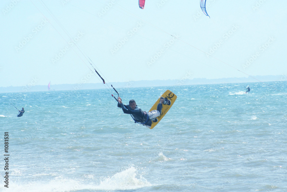 kite surfing à la tranche sur mer (85)