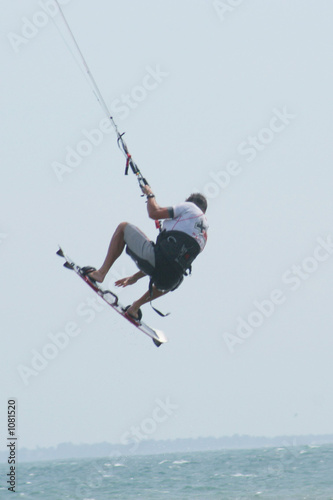 kite surfing saut © jean lenavetier /ouest images