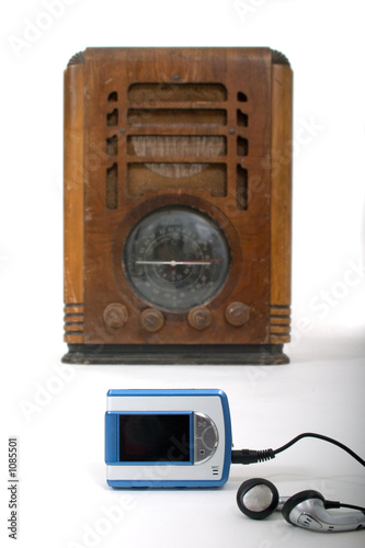 old radio new mp3 player 1