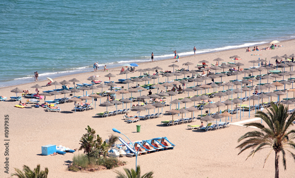 Obraz premium aerial view of beach and holidaymakers on vacation