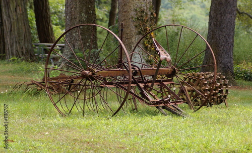 Fotografie old farm equipment