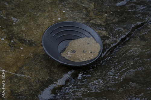gold panning prospecting