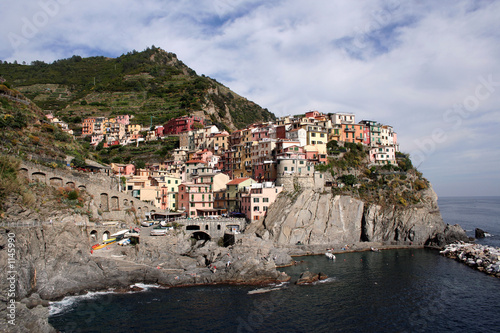 cinque terre cliff town
