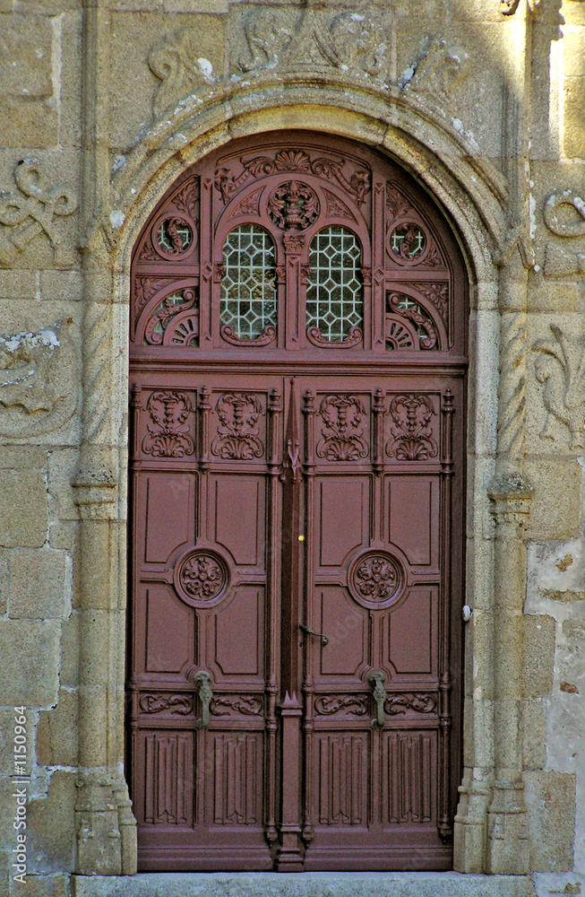 0427-porte sculptée de château