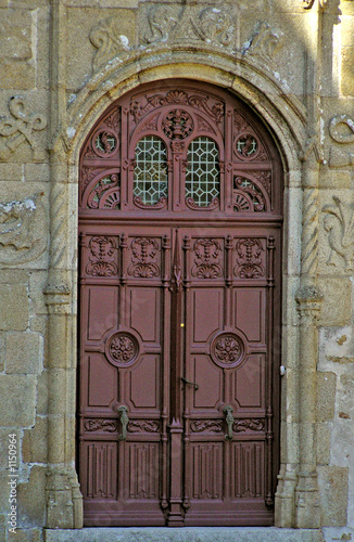 0427-porte sculptée de château