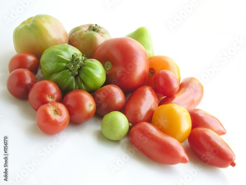various colors of tomatoes