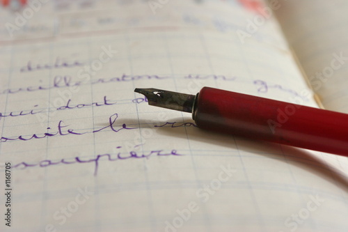 porte-plume et cahier