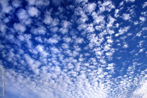 white clouds and a intens blue sky 01