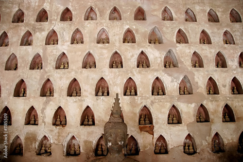 many buddhas