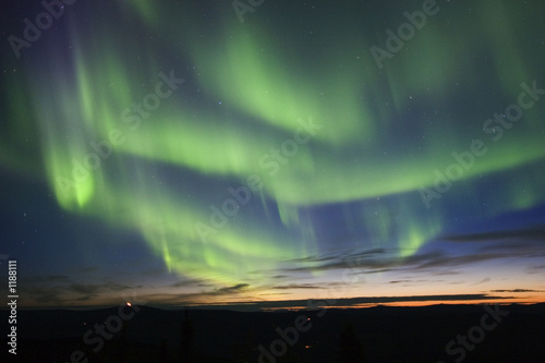 filli the sky with northern light