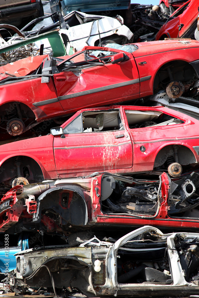 Fototapeta premium recyclage de vielles voitures