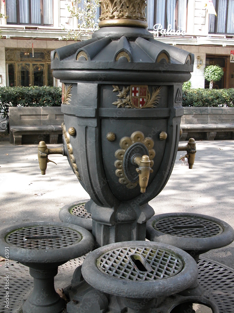 Obraz premium barcelona drinking fountain